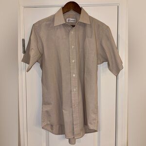 Tan Short Sleeve Casual Button Down Shirt with Subtle Pattern